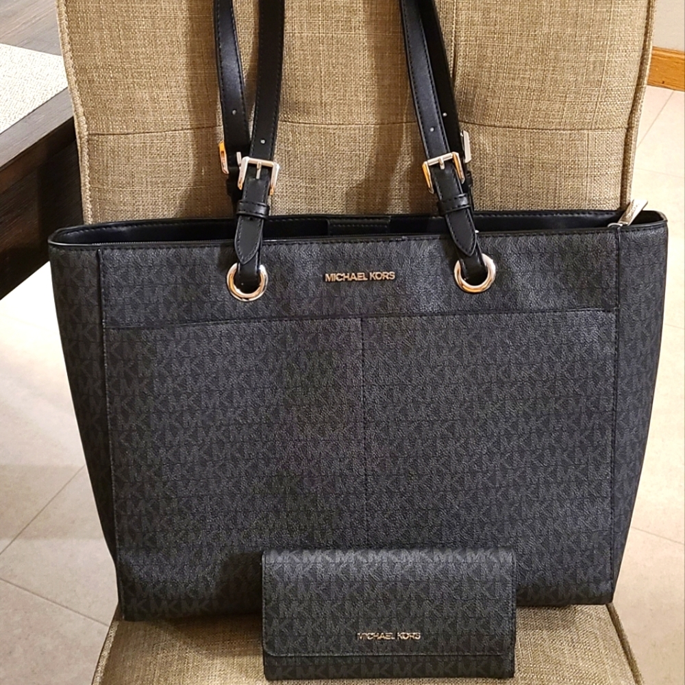 Michael Kors Large Tech Tote Bag & Matching Wallet